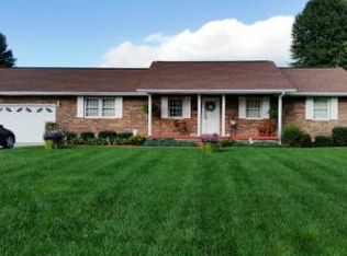 429 Quiet Oak St, Beaver, WV 25813