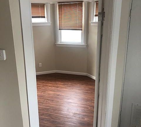5th image of 98 N 16th St #3