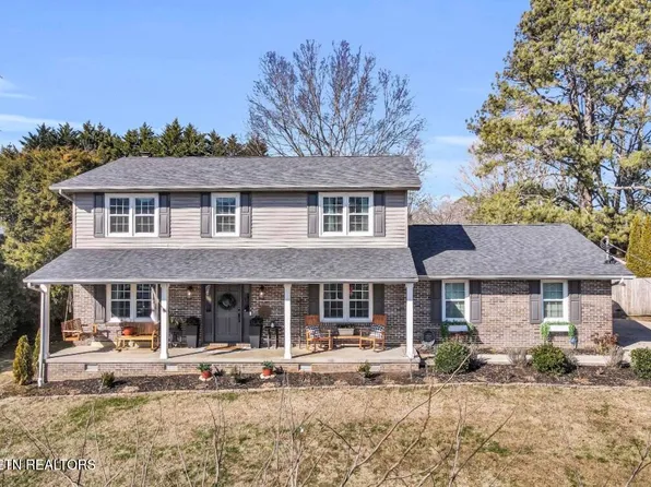 7411 Homestead Dr, Knoxville, TN 37918