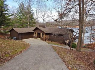 288 Little Fawn Ln, La Follette, TN 37766