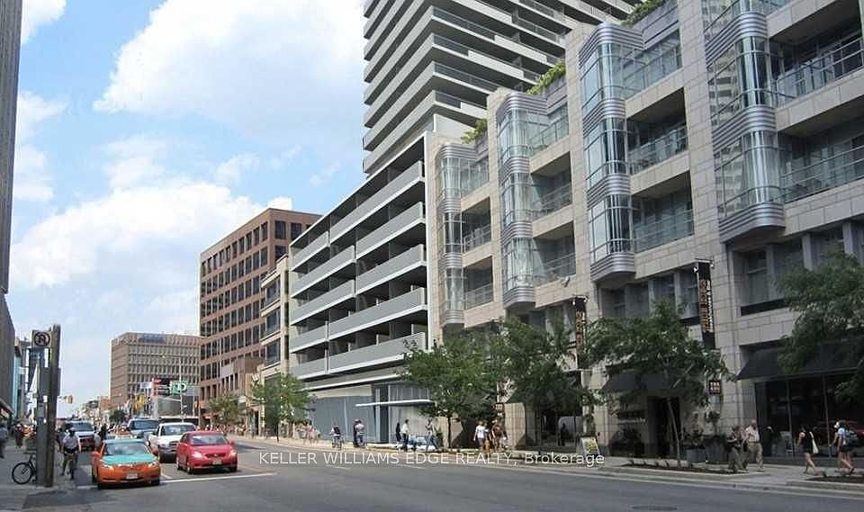 1st image of 2221 Yonge St #809