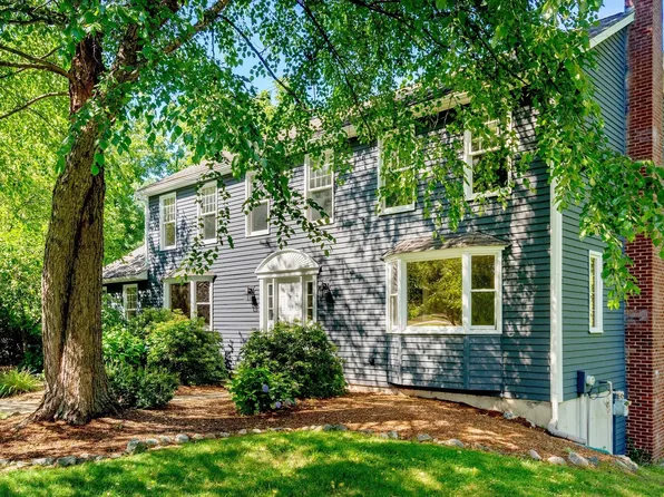63 Pine Hill Rd, Southborough, MA 01772