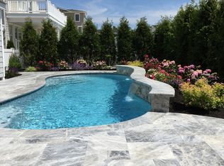 282 67th St, Avalon, NJ 08202