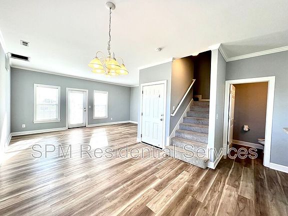 3rd image of 164A Twin Oaks Dr