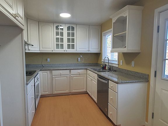 3rd image of 726 Madrone Ave