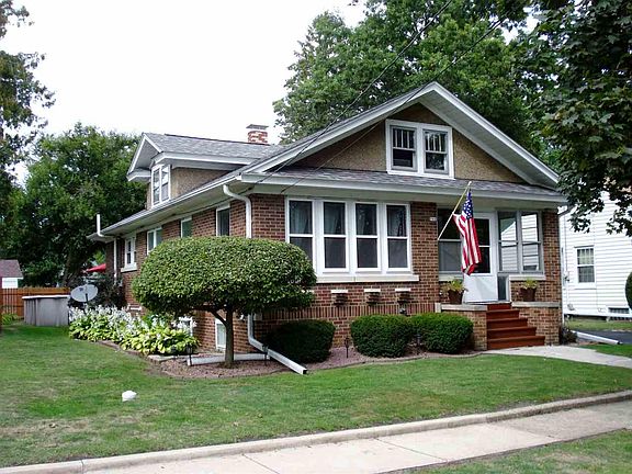 3rd image of 711 Greenleaf St