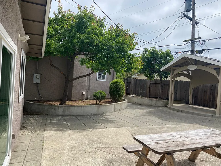 115 Cortland Cir #1 — Photo 33
