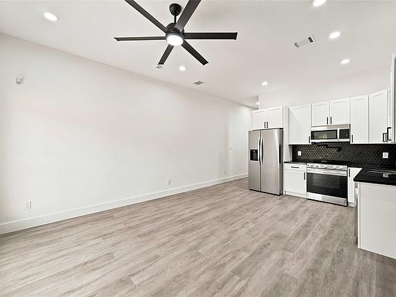 3rd image of 7982 Ritz St