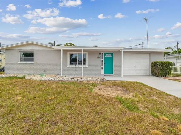1537 Derrick St, Holiday, FL 34690
