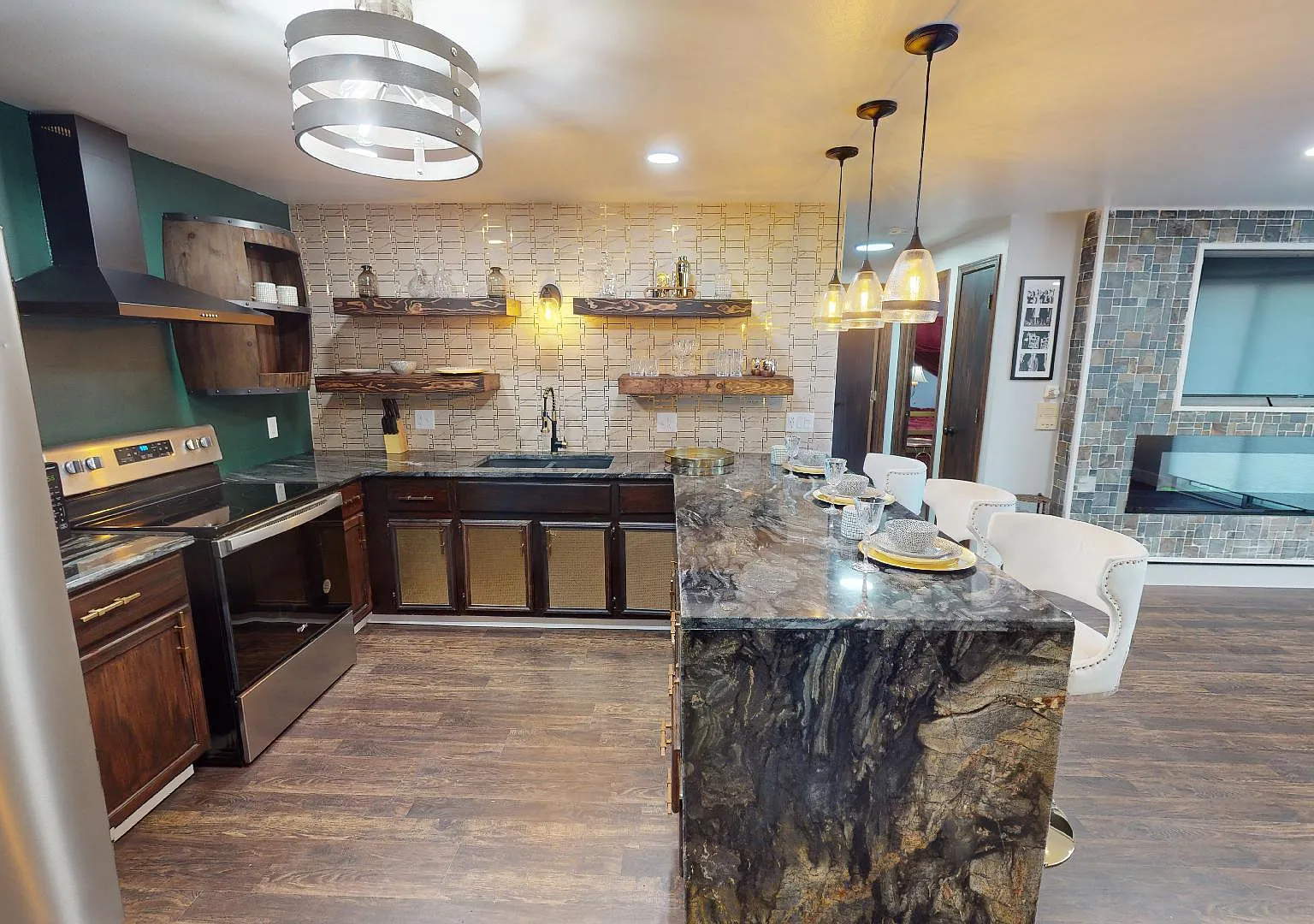 600 N Kensington Dr - 4 — Photo 1
