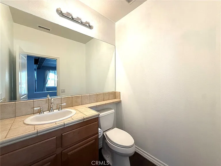 27949 Breakwater Ct — Photo 8