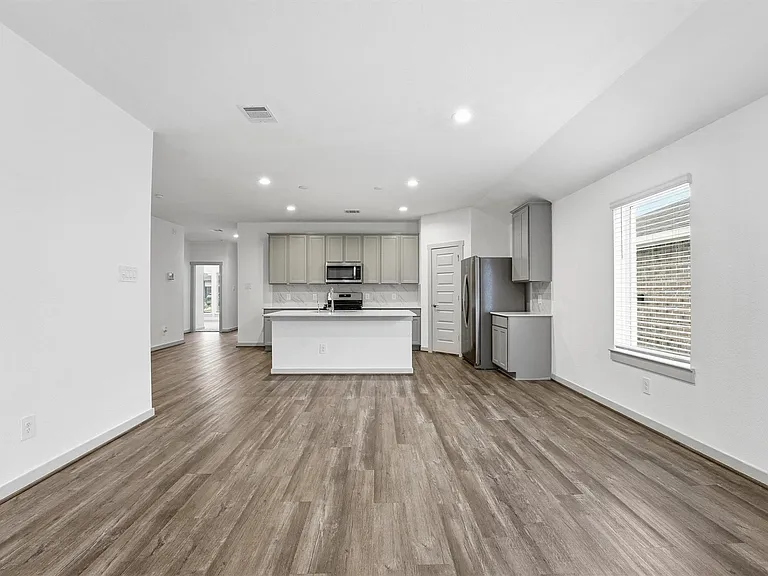 6814 Bradford Terrace Rd — Photo 9