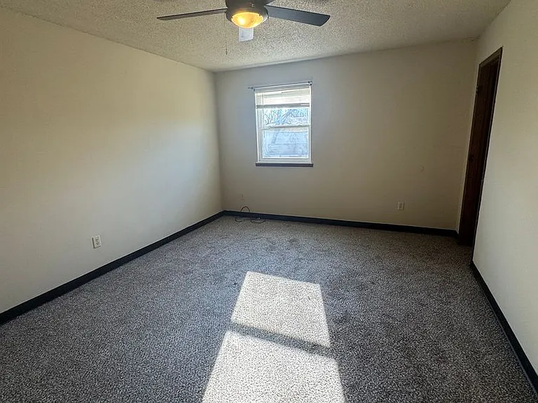 4521-4533 W Bellview Dr — Photo 3