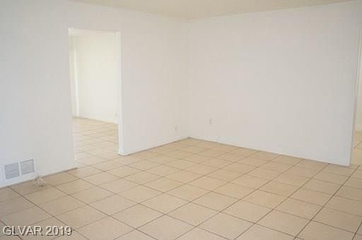 2nd image of 301 Flaxen Cir