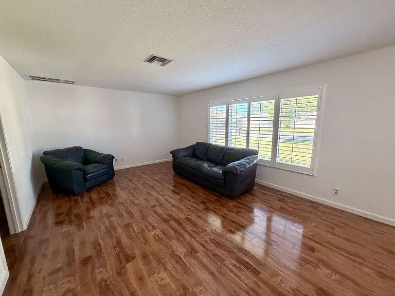 147 Sunflower Cir — Photo 6