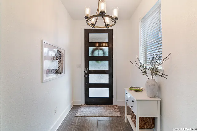 3 bed, 2.5 bath, 2038 sqft, $2,995 — Photo 4