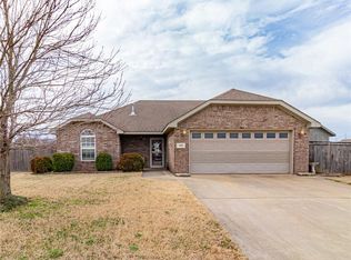555 Washburn Dr, Pea Ridge, AR 72751