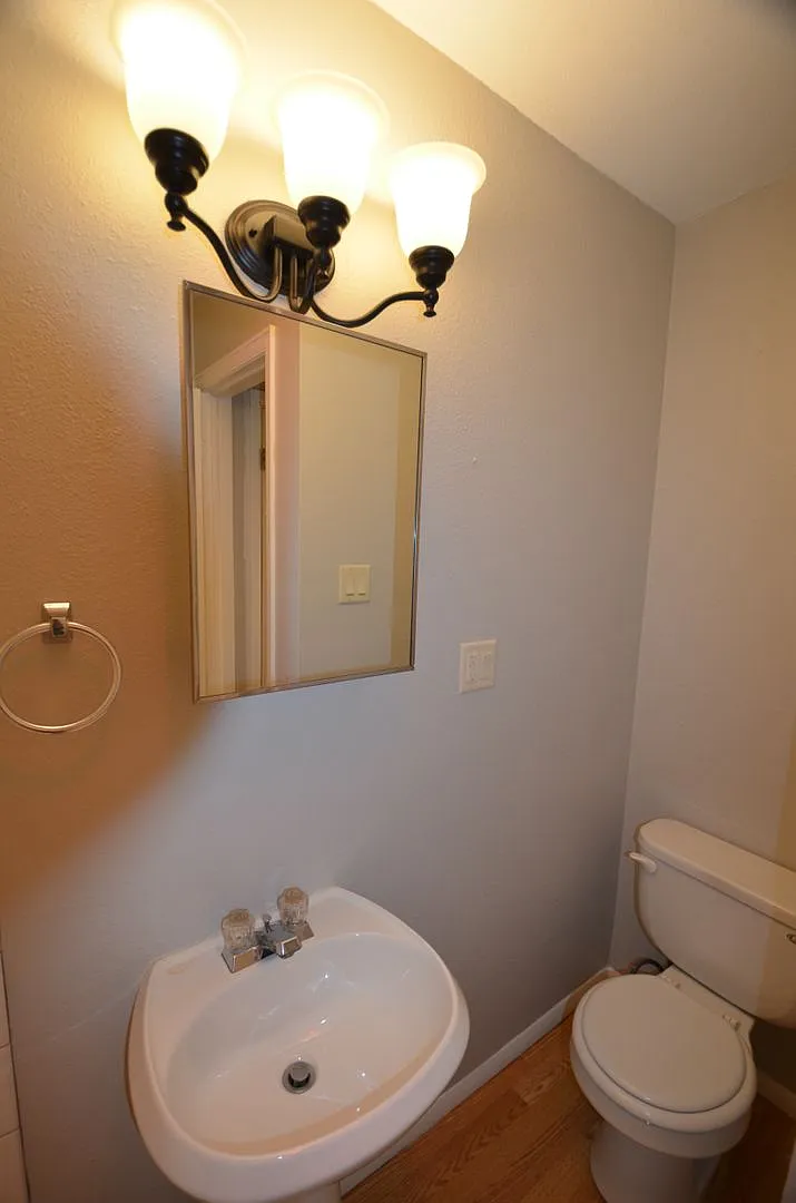 Unfurnished, 10 minutes from Downtown Breck! In Unit Washer and Dryer! — Photo 4