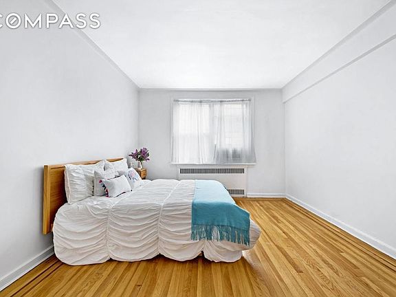 3rd image of 304 W 55th St #4B