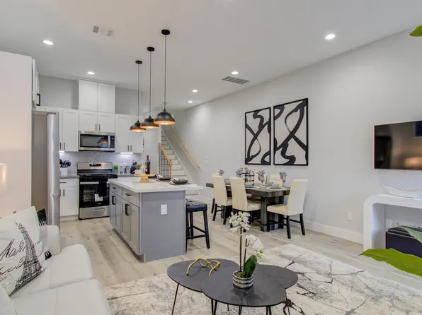 2105 Sam Wilson St #D, Houston, TX 77020