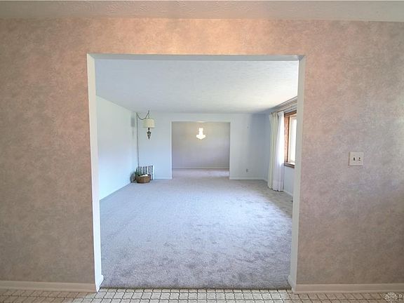 4th image of 1100 Fox Chase Ct