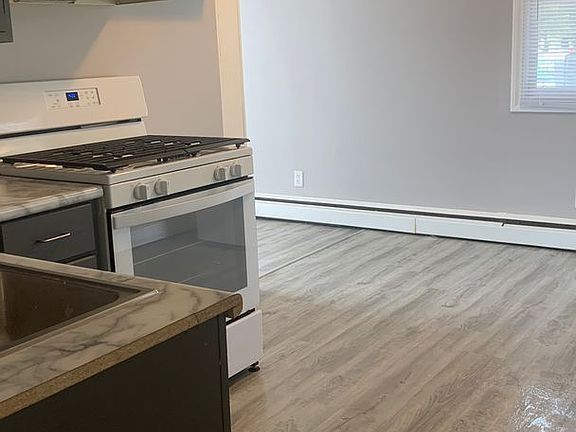 3rd image of 210 N Cook St