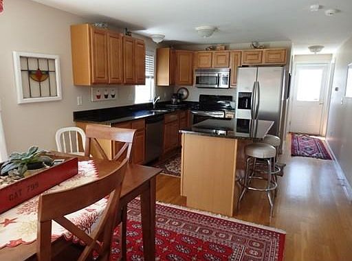 3rd image of 121 Camp St Unit 106
