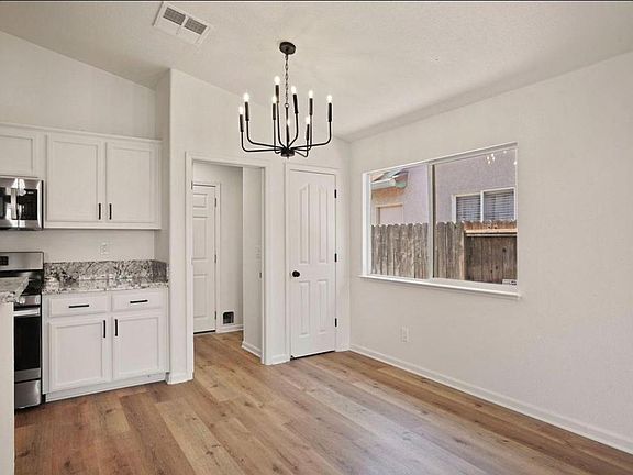 4th image of 1069 Norman Dr
