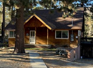 518 Mountain View Ave, Wrightwood, CA 92397