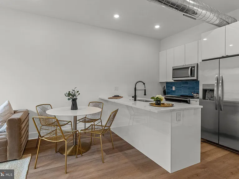 416 W Girard Ave #2 — Photo 7