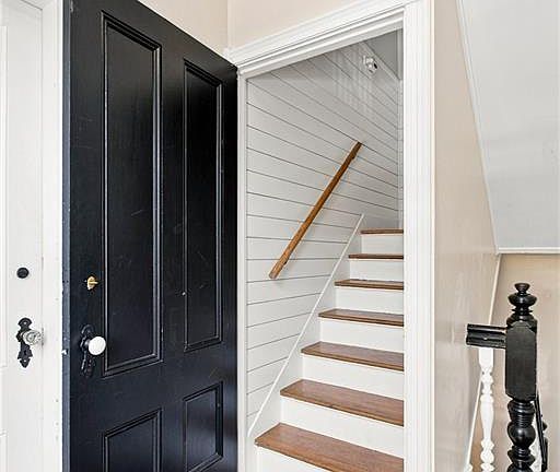 5th image of 8 Everett St #3
