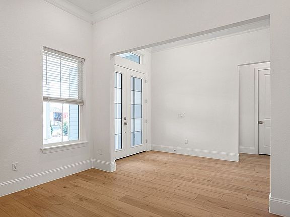 5th image of 206 Luminous Ave