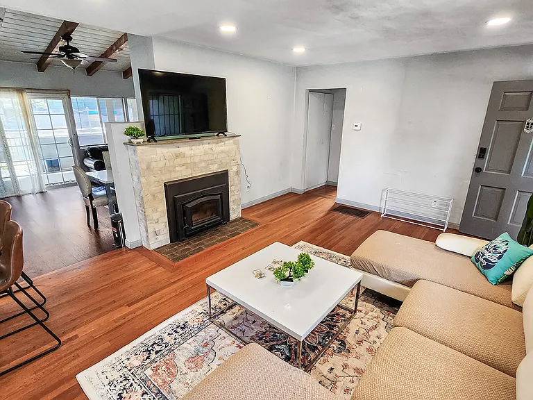 6645 Amherst St — Photo 32