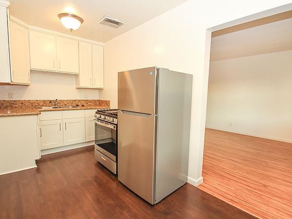 5th image of 12011 Albers St APT 4
