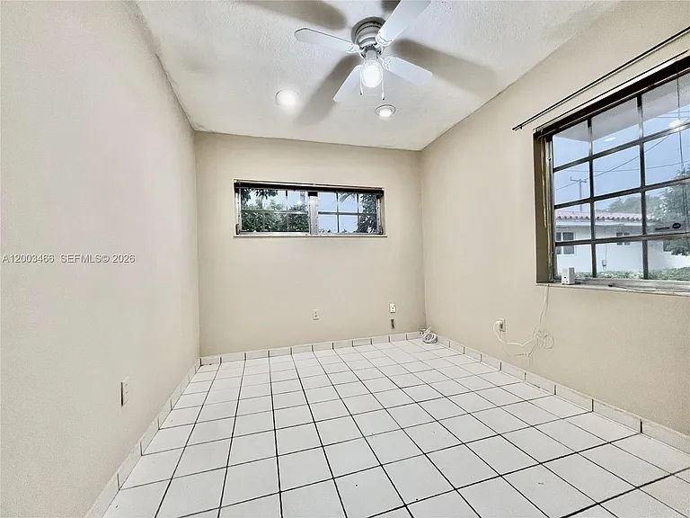 1556 San Benito Ave — Photo 8