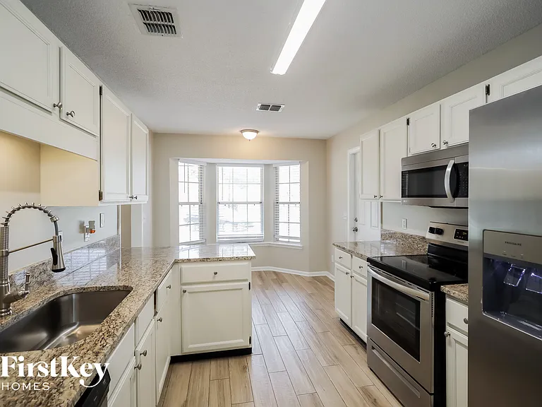 10677 Talon Ct — Photo 7