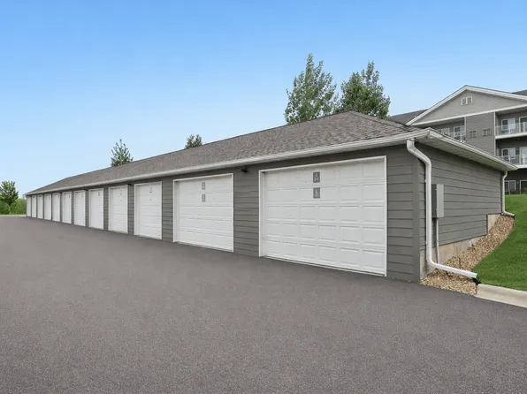 Lake Ridge Apartments