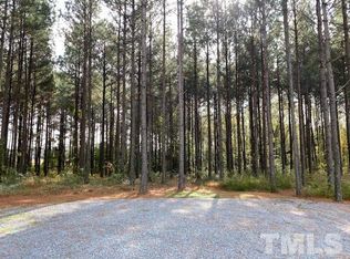 1097 Grace Rd, Benson, NC 27504