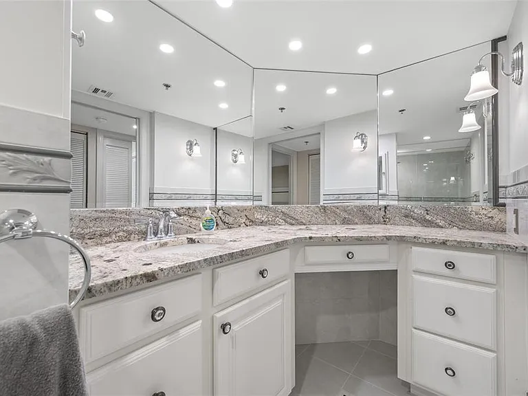 1600 Gulf Blvd #1016 — Photo 35