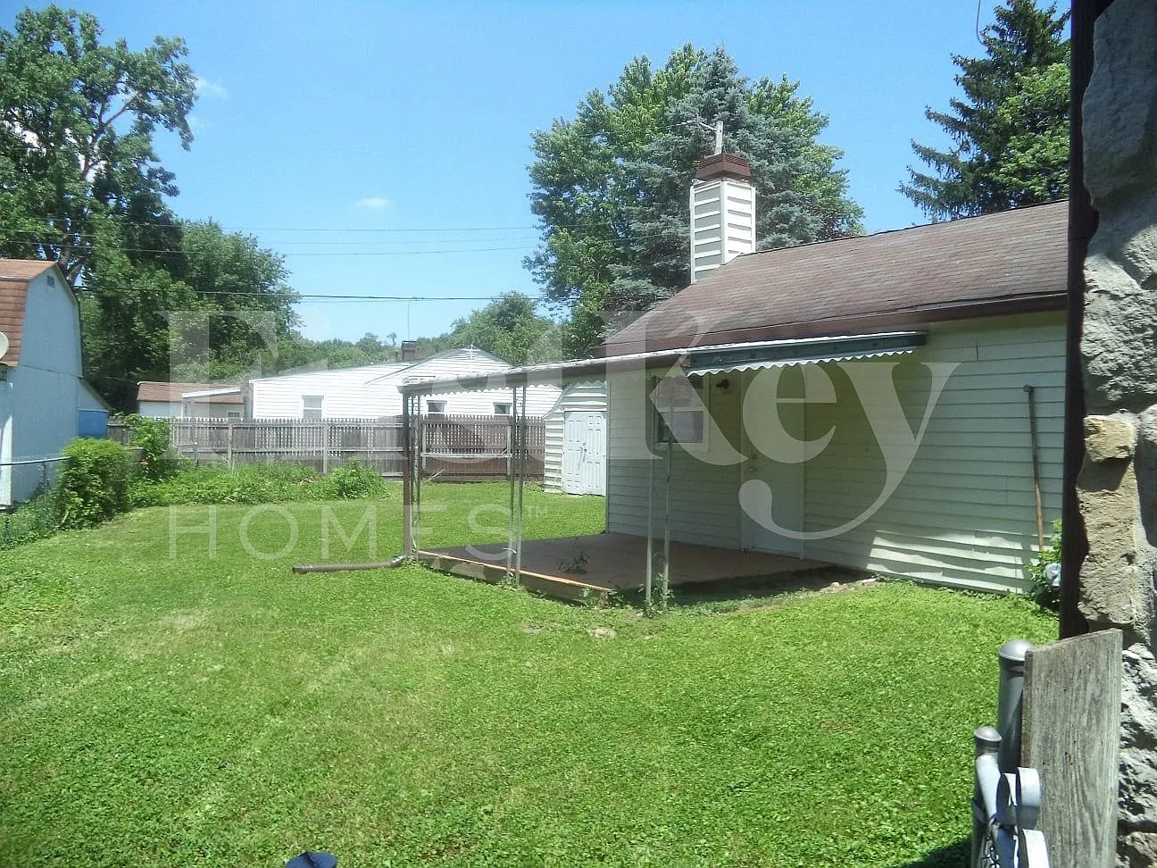 3 bed, 2.0 bath, 1387 sqft, $2,015 — Photo 4