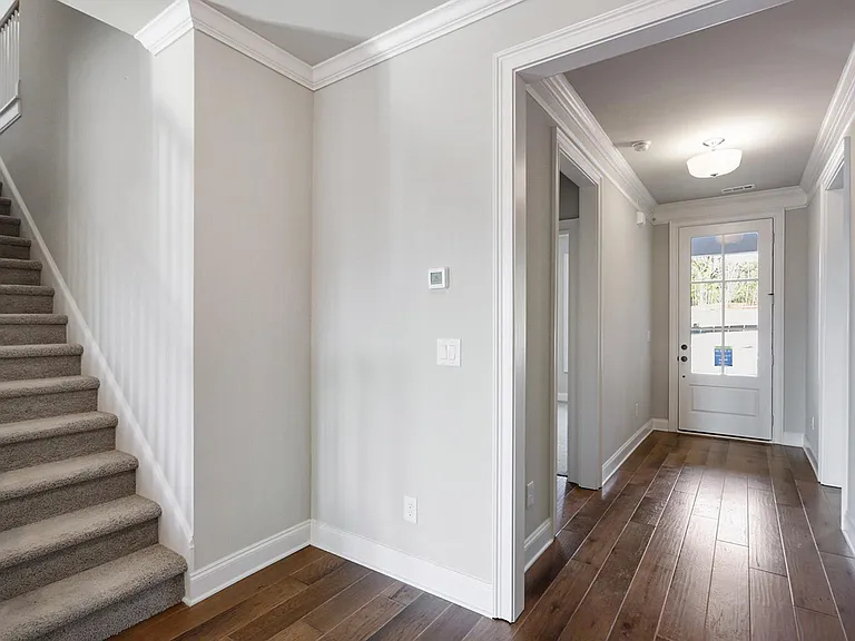 106 Oakdale Woods Ln — Photo 3