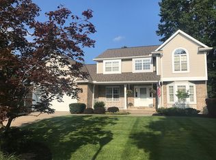 1226 Rae Rd, Lyndhurst, OH 44124