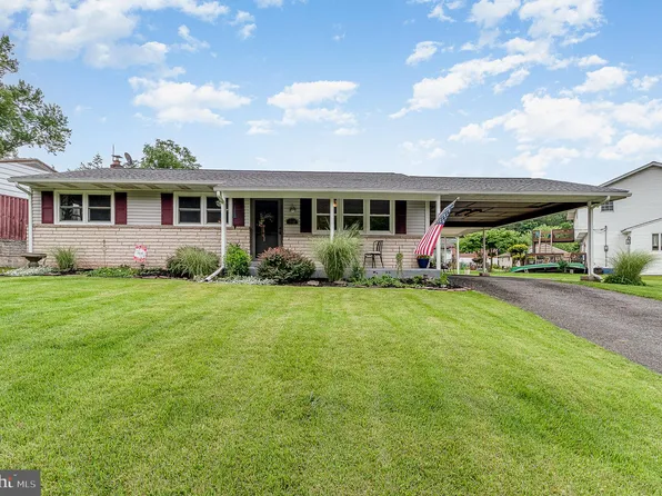 140 Ridgewood Dr, Millersburg, PA 17061