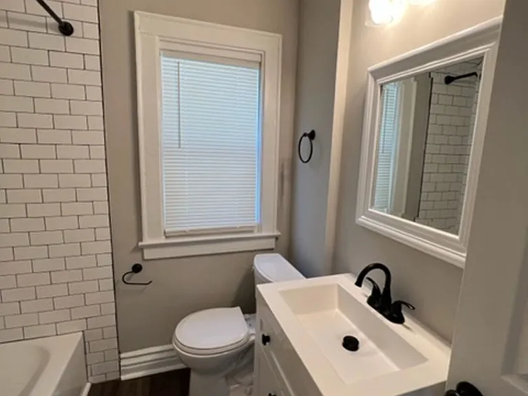 806 E Mithoff St — Photo 13