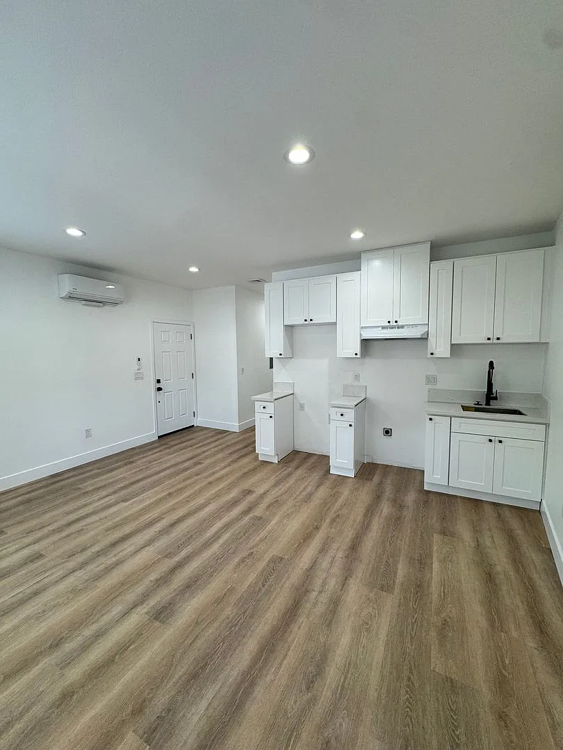 5201 E Anaheim Rd. — Photo 1
