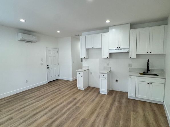 5201 E Anaheim Rd #9