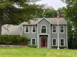 12 Marlboro Dr, Clifton Park, NY 12065