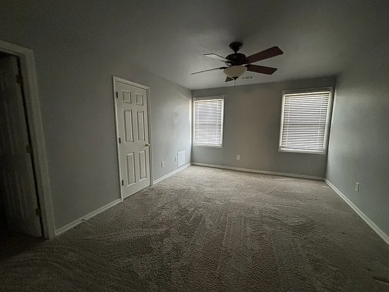 3522 W Belmont Cir — Photo 5