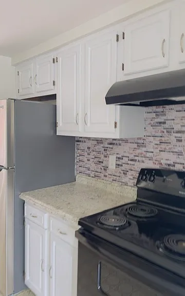 9128 Wharton Ct — Photo 3
