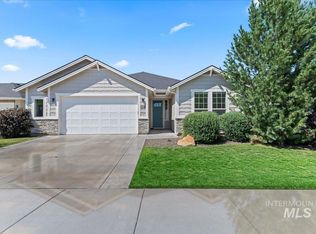 118 W Woodward St, Meridian, ID 83646